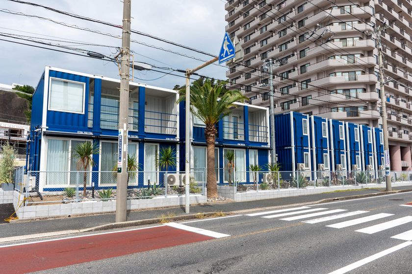 千葉県勝浦市、“部原海岸”目の前のコンテナホテル「HOTEL R9 The Yard 勝浦」が2025年11月10日(月)開業予定!