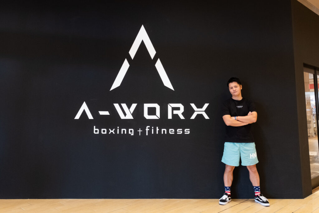 元プロボクサー・アクセル住吉が地元・下関にジムをオープン！暗闇ボクササイズの新店舗「A-WORX boxing＋fitness」にてRDX®SPORTSの取り扱いを開始！