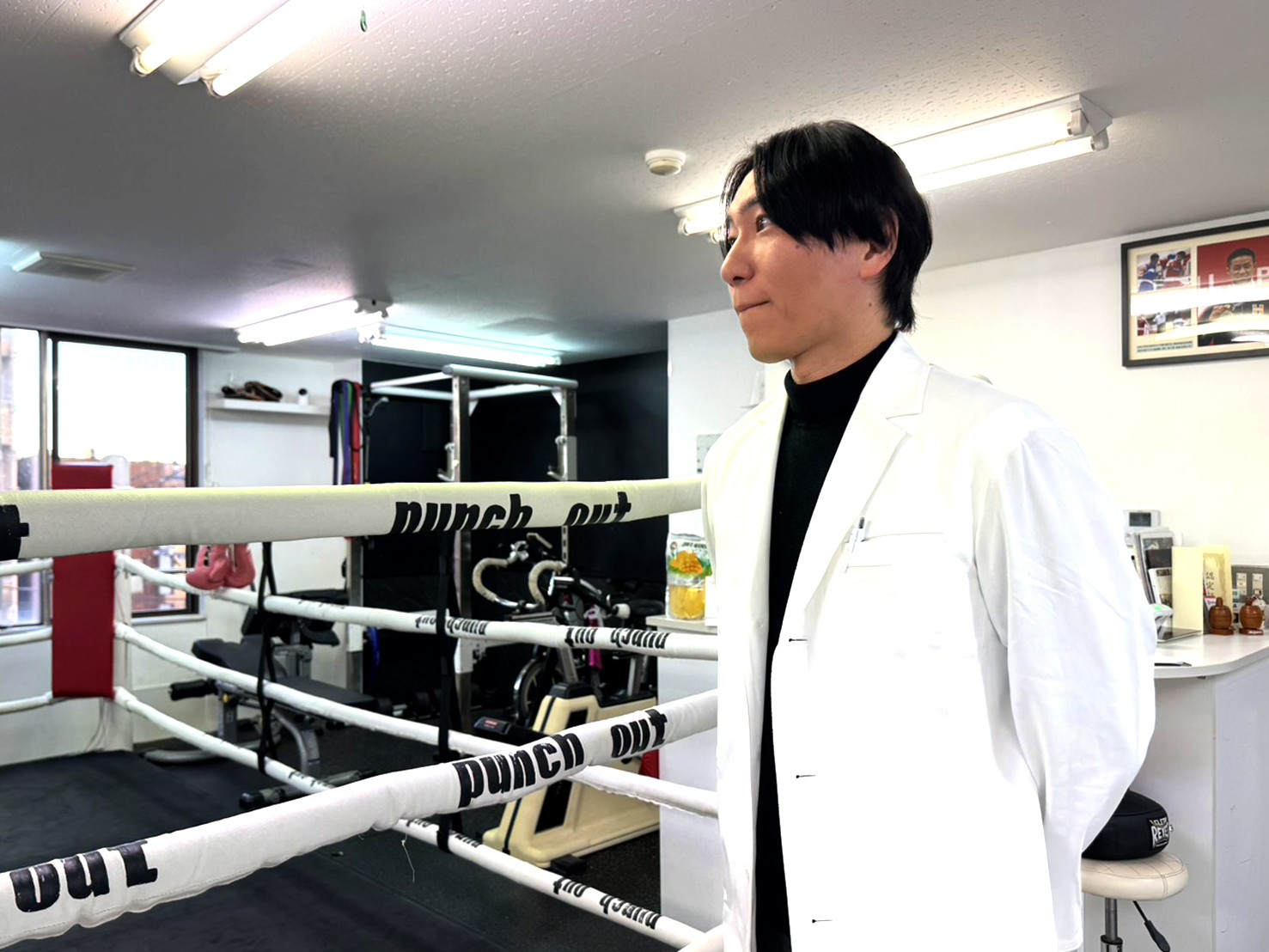 リップアートメイクブランド「DENTLIP」が、新小岩のボクシングジム「パンチアウトジム」のスポンサーに就任