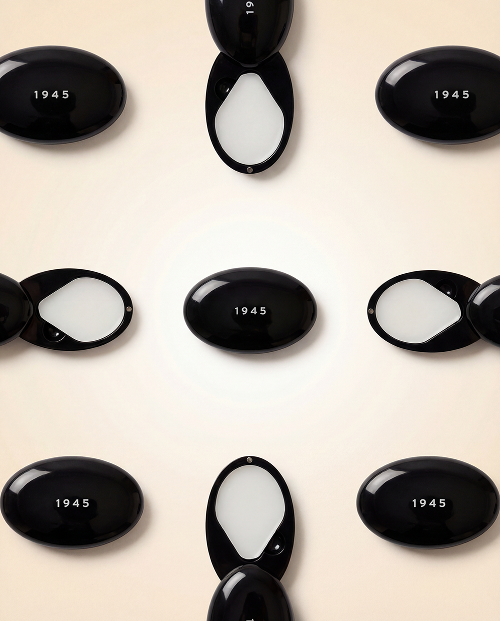 SHOLAYERED初の“練り香水”が誕生。どこでも、そっと心に寄り添う。「1945 SOLID PERFUME（ソリッドパフューム）」新登場