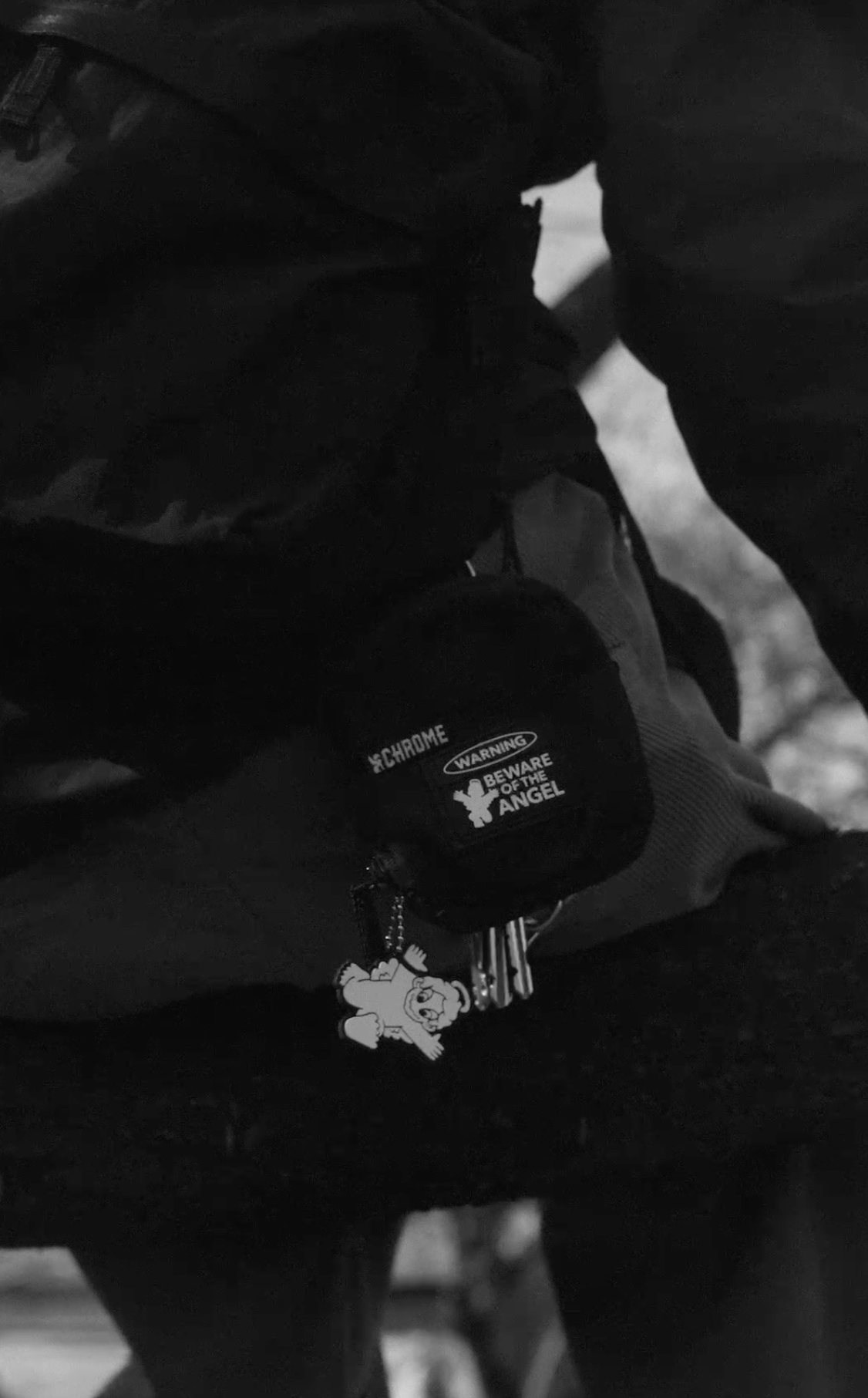 アーティスト・TAPPEIコラボ「"TAPPEI X CHROME" パック アクセサリー ポーチ XS」を個展『TAPPEI WORLD』限定で4月10日(金)発売