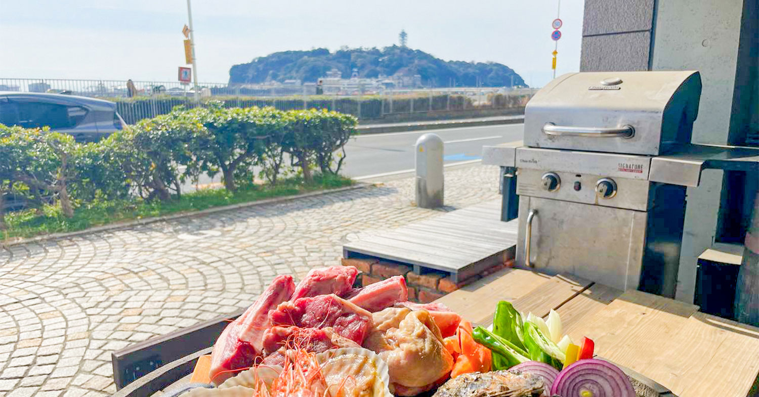 【湘南・江ノ島】海まで0分、3つの選べる絶景会場。日本BBQ協会認定インストラクター推奨「ハラミステーキBBQ」が4月24日(金)より始動！手ぶらで江ノ島を遊び尽くす新プラン。