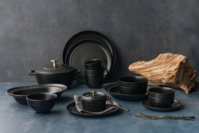 フランス発 クックウェアブランド ストウブからセラミック ダイニングライン新色「マットブラック」4月22日発売