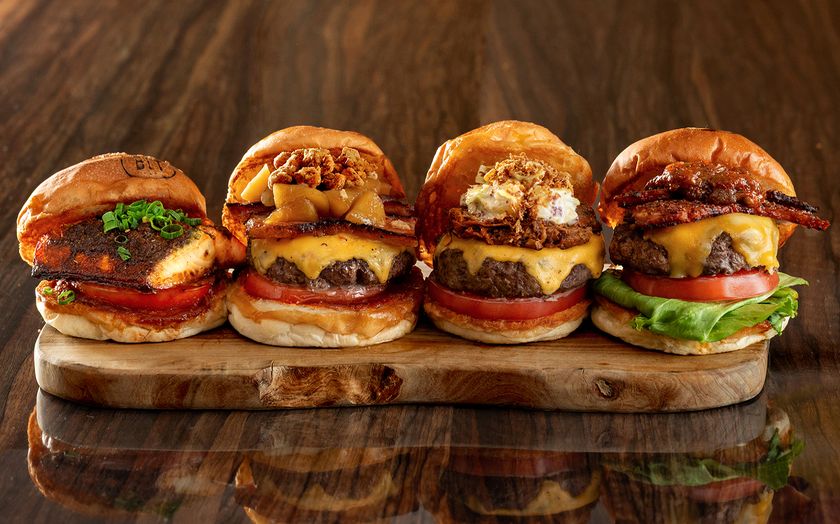 【GWから開催】全米が熱狂する“バーガーの祭典”が六本木にBLT STEAK ROPPONGI「バーガーマンス2026」開催！禁断の甘じょっぱさ「アップルコブラー」など新作4種が登場