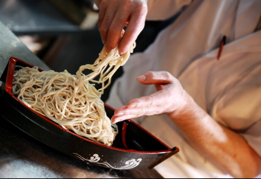 物価高でも“満腹ランチが680円”　新橋発「舟盛り蕎麦」のランチ利用者数が3年連続で増加