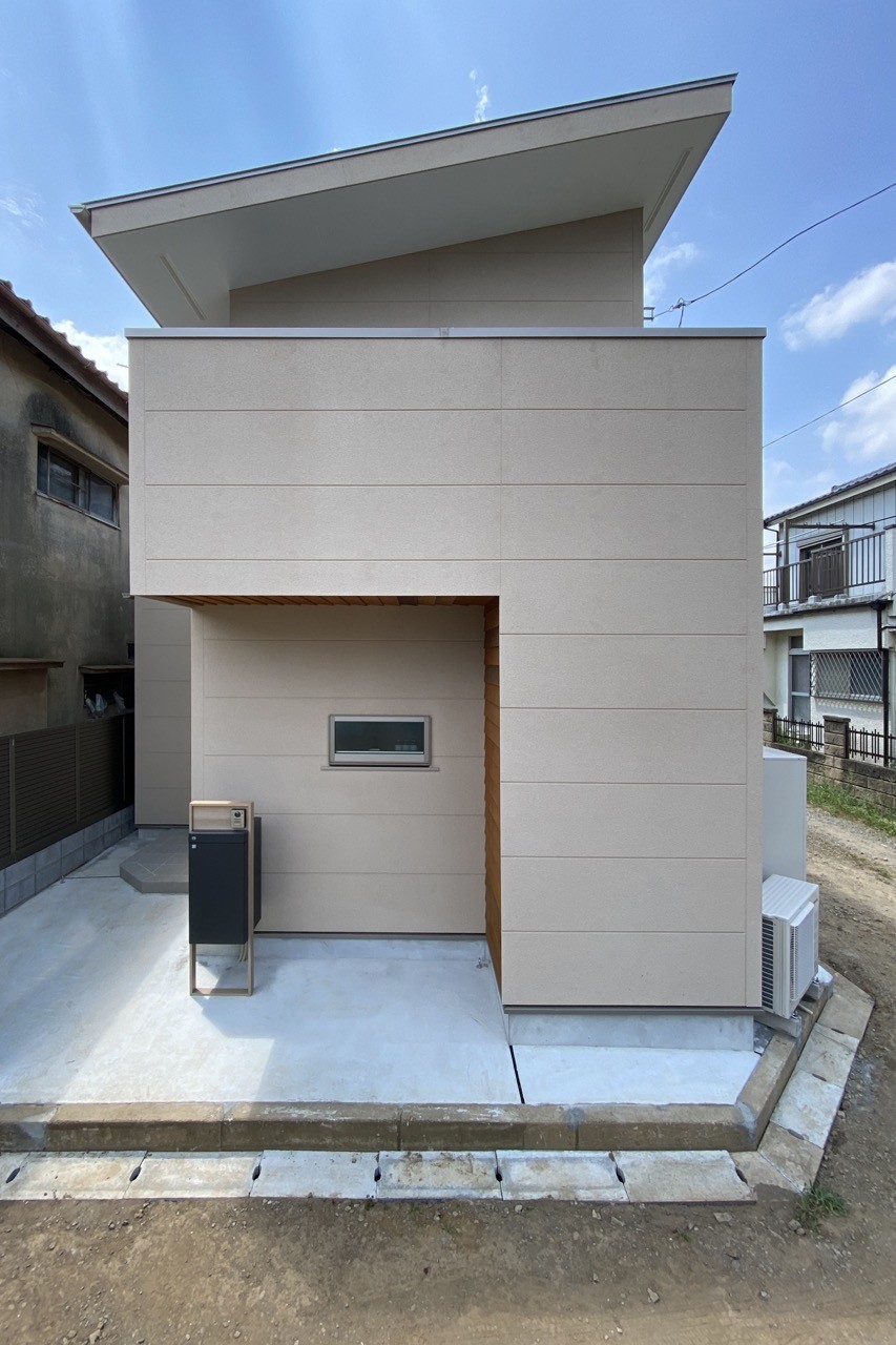 築54年・延床13坪の木造住宅をフルリノベーション！一部「減築」でスペースを生み出し、造作家具でデッドスペースを極限まで削減した事例を公開