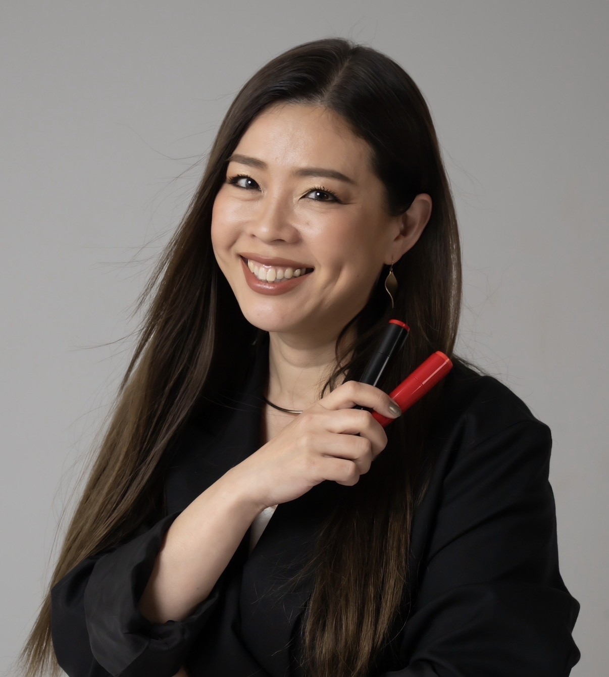 予約開始初日でAmazonベストセラー！椎平理恵『なぜが分かると、メイクは変わる。人生も変わる。』が早くも大きな話題に