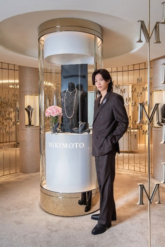 MIKIMOTO ランドマーク香港にて大型コンセプトストアをオープン！開店を祝し神宮寺勇太さんが香港初来訪