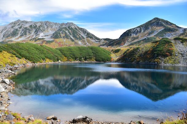 立山黒部アルペンルートの最新紅葉情報を8月下旬から11月上旬まで公式サイト・SNSで公開中！